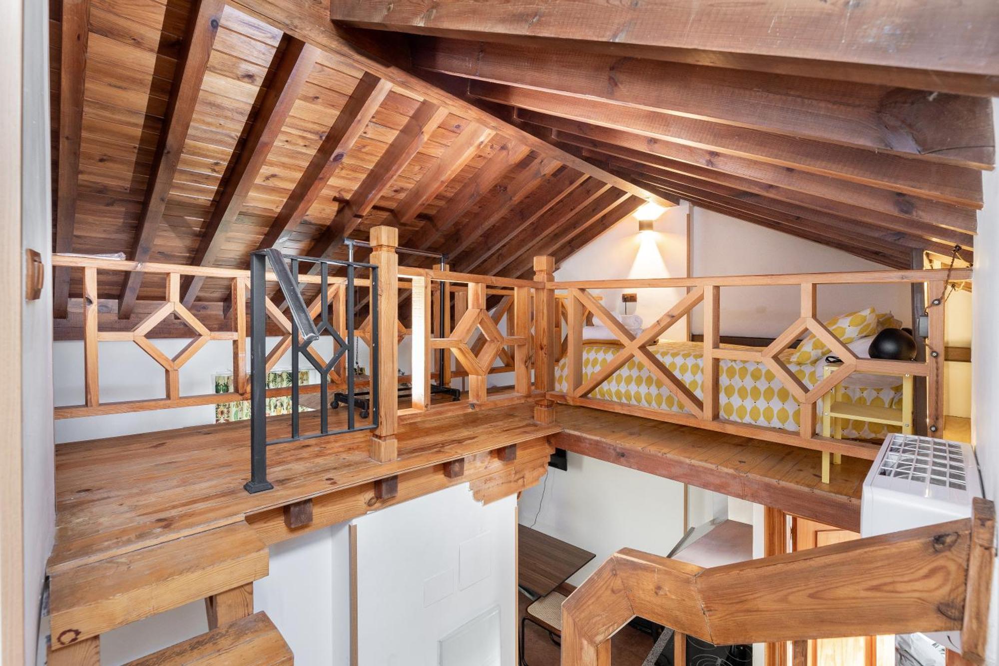 Apartment - Pinksparrow -