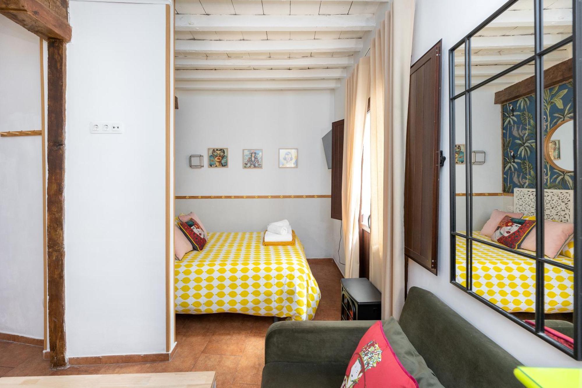 - Pinksparrow - Apartment