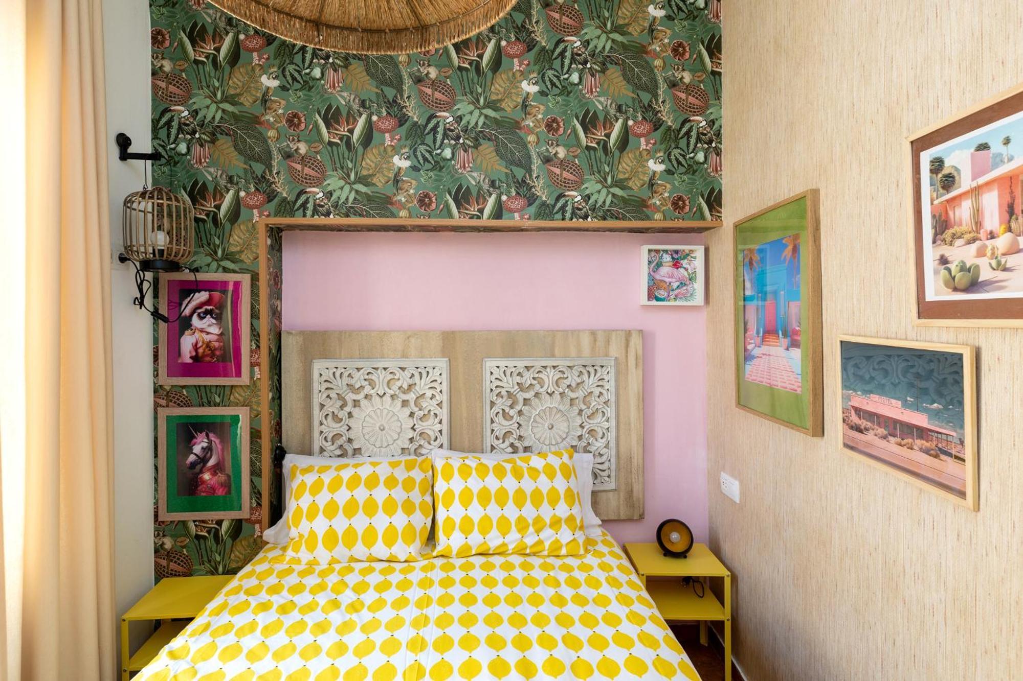 - Pinksparrow - Apartment